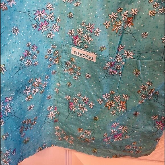 Cherokee scrub top sz M - Picture 4 of 6